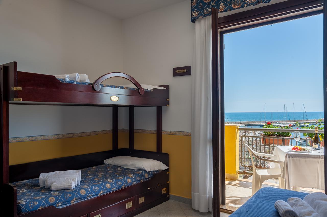 Hotel Il Porto Казаль-Велино Экстерьер фото